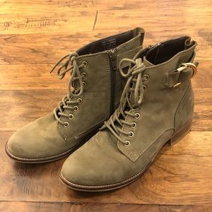 Olive green lace up leather women’s boots sz 8/7.5
